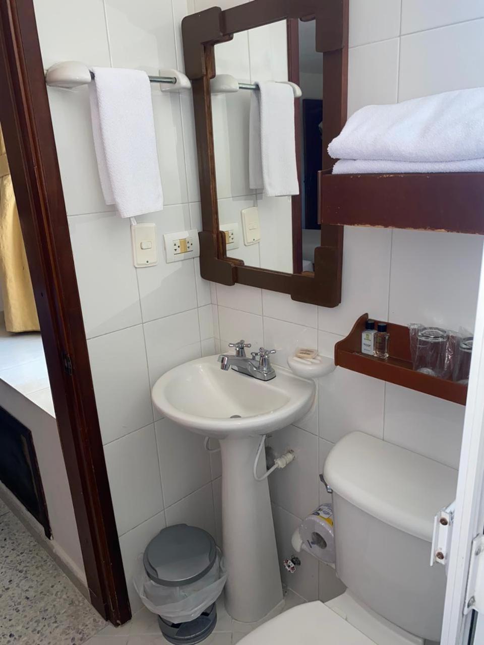 Hotel Torre Del Prado Барранкилья Экстерьер фото
